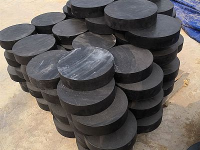嵊泗县板式橡胶支座由若干层橡胶片与薄钢板经加压硫化